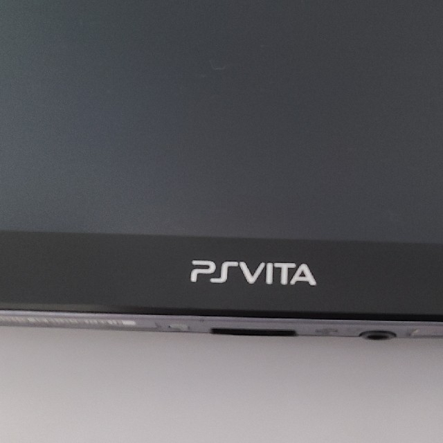 【動作確認済+メモリーカード付】PS vita　PCH-1100