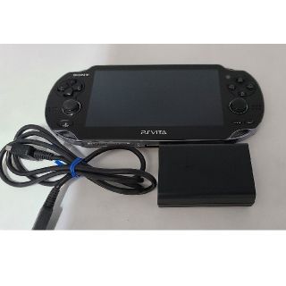 プレイステーションヴィータ(PlayStation Vita)の【動作確認済+メモリーカード付】PS vita　PCH-1100(携帯用ゲーム機本体)