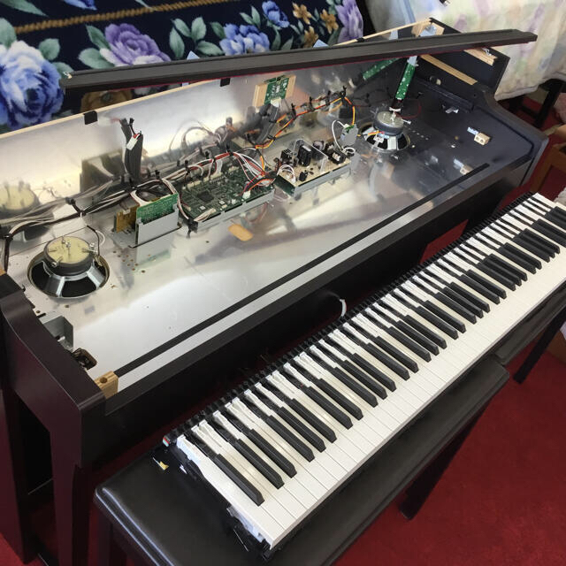 ヤマハ(ヤマハ)のヤマハ電子ピアノCLP645R現行機種1つ前一番大切な鍵盤スイッチ新品に交換！ 楽器の鍵盤楽器(電子ピアノ)の商品写真
