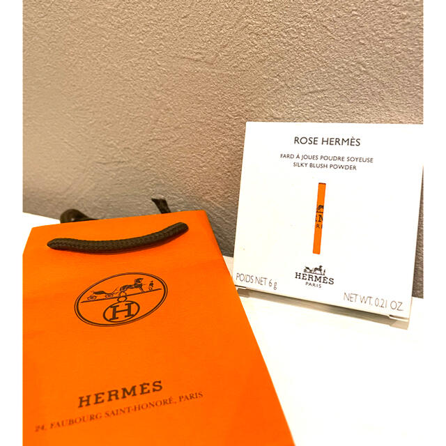 Hermes(エルメス)のHERMES エルメス シルキー・ブラッシュ チーク 37 ローズ・ポワヴレ コスメ/美容のベースメイク/化粧品(チーク)の商品写真