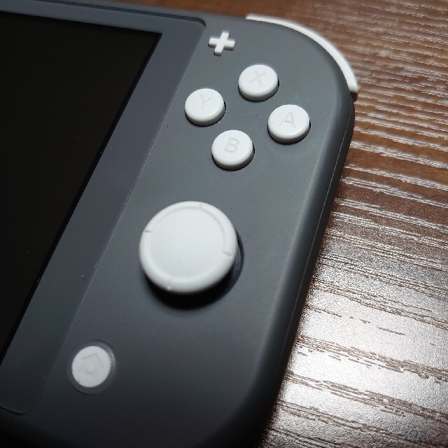 Nintendo Switch(ニンテンドースイッチ)のswitch lite グレー grey エンタメ/ホビーのゲームソフト/ゲーム機本体(携帯用ゲーム機本体)の商品写真