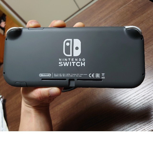 Nintendo Switch(ニンテンドースイッチ)のswitch lite グレー grey エンタメ/ホビーのゲームソフト/ゲーム機本体(携帯用ゲーム機本体)の商品写真