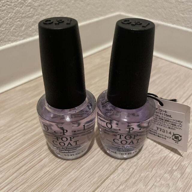 OPI(オーピーアイ)の6本セット OPI　ネイルラッカー ベースコート & トップコート15ml コスメ/美容のネイル(ネイルトップコート/ベースコート)の商品写真