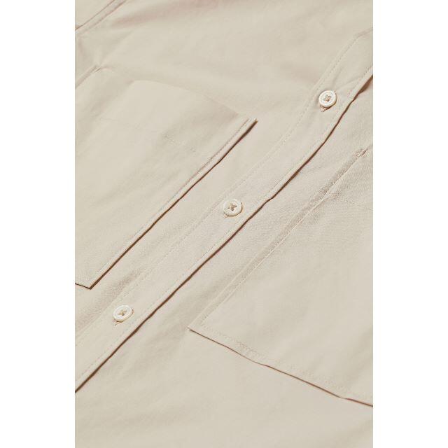 H&M(エイチアンドエム)のH&M オーバーサイズ ポケットコットンシャツ ライトベージュ メンズのトップス(シャツ)の商品写真