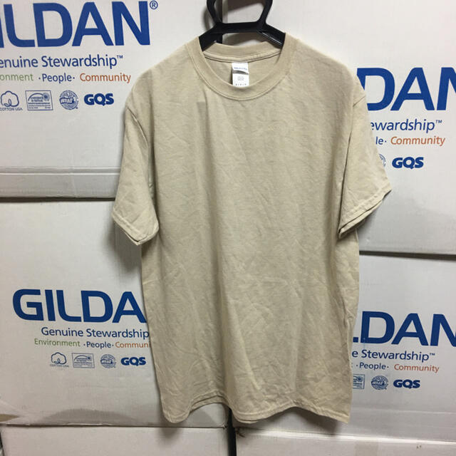 GILDAN(ギルタン)のGILDANギルダン☆半袖無地Tシャツ☆ポケット無し☆ベージュ系サンドL メンズのトップス(Tシャツ/カットソー(半袖/袖なし))の商品写真