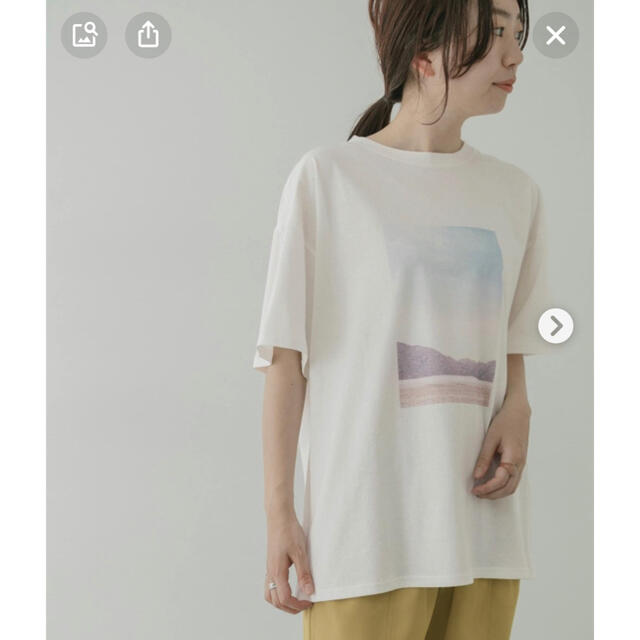 KBF(ケービーエフ)のKBF+　フォトプリントTシャツ レディースのトップス(Tシャツ(半袖/袖なし))の商品写真