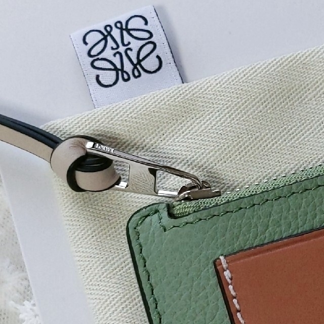 人気商品 LOEWE - 【ロエベ】コインカードホルダー ソフト グレイン