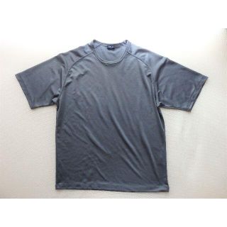 ユニクロ(UNIQLO)のUNIQLO　未使用　チャコールグレーのTシャツ(Tシャツ/カットソー(半袖/袖なし))