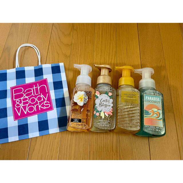 Bath & Body Works(バスアンドボディーワークス)のゆりん様専用 Bath&BodyWorks泡タイプ コスメ/美容のボディケア(ボディソープ/石鹸)の商品写真