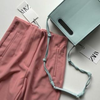 ザラ(ZARA)の1度のみ ZARA ハイウエストパンツ ピンク　XS(クロップドパンツ)