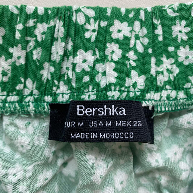 Bershka(ベルシュカ)のミディアムスカート　センターフリル　ベルシュカ レディースのスカート(ひざ丈スカート)の商品写真