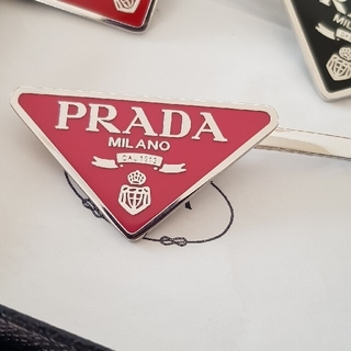 PRADA - PRADA ヘアピン ブラックの通販 by モモコshop｜プラダならラクマ