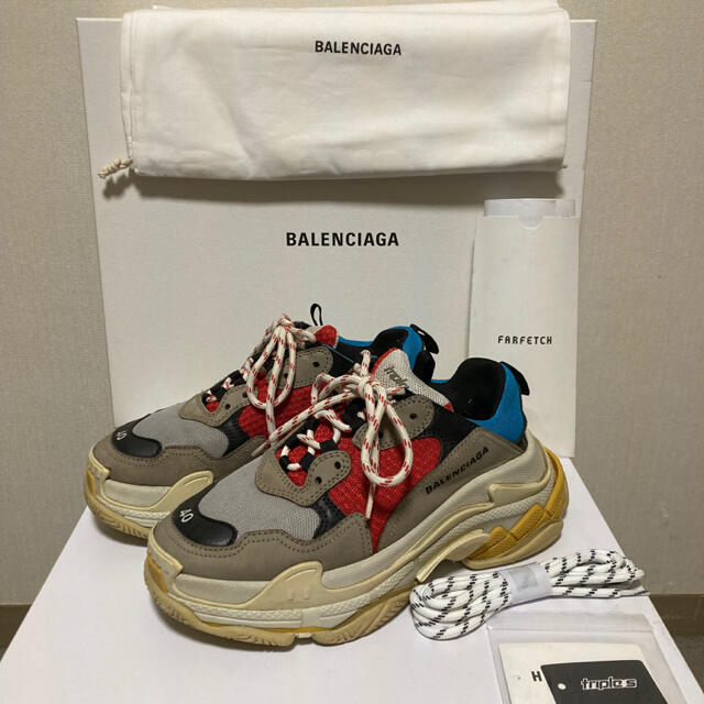 Balenciaga(バレンシアガ)のまーしー様専用 付属品完備 BALENCIAGA triple s 40 中国製 メンズの靴/シューズ(スニーカー)の商品写真