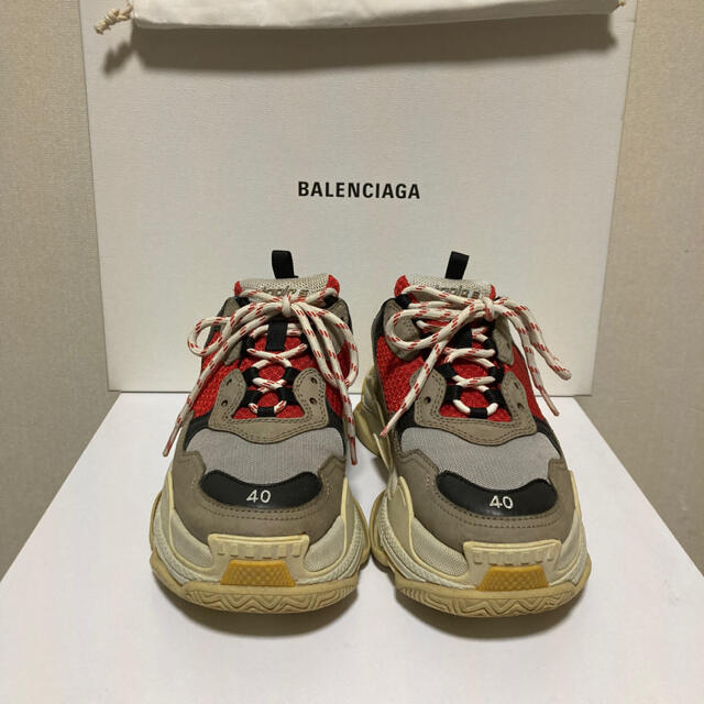 Balenciaga(バレンシアガ)のまーしー様専用 付属品完備 BALENCIAGA triple s 40 中国製 メンズの靴/シューズ(スニーカー)の商品写真