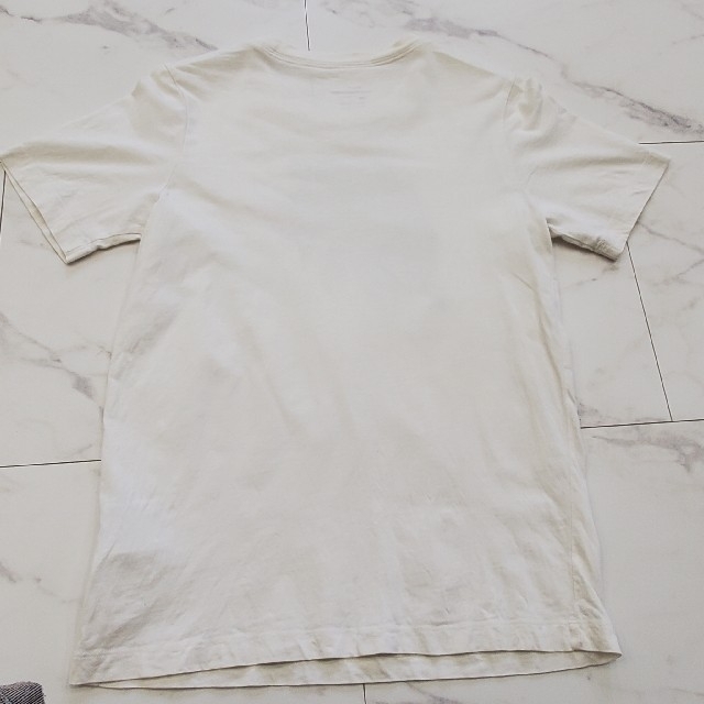 NIKE(ナイキ)のNIKE　ナイキ　Tシャツ　白　マルチカラーロゴ　L　レディース服　ユニセックス レディースのトップス(Tシャツ(半袖/袖なし))の商品写真