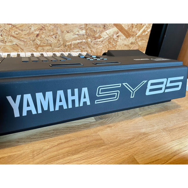 ヤマハ(ヤマハ)のYAMAHA　ヤマハ　シンセサイザー　SY 85　61鍵盤　ハードケース付き 楽器の鍵盤楽器(キーボード/シンセサイザー)の商品写真