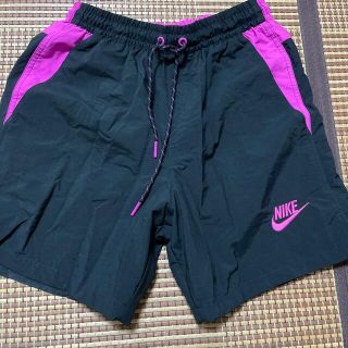 ナイキ(NIKE)のNIKE ズボン　可愛い　シャカシャカ素材　XS♪(ハーフパンツ)