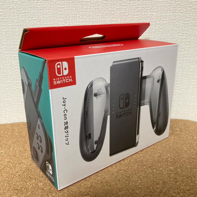 Nintendo Switch(ニンテンドースイッチ)のSwitch Joy-Con充電グリップ エンタメ/ホビーのゲームソフト/ゲーム機本体(家庭用ゲーム機本体)の商品写真