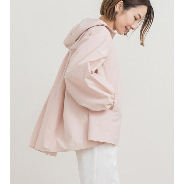 新品☆yori バックギャザー撥水パーカー トップス 新品☆yori バックギャザー撥水パーカー トップス