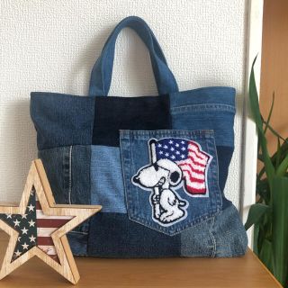 no.51 ハンドメイド　デニムリメイク　パッチワーク　スヌーピー　バッグ(バッグ)