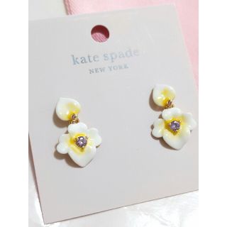 ケイトスペードニューヨーク(kate spade new york)の【新品】kate spade ケイトスペード ピアス プレシャスパンジー イエロ(ピアス)