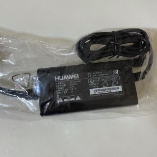 ファーウェイ(HUAWEI)のACアダプタ　ソフトバンクエア(バッテリー/充電器)