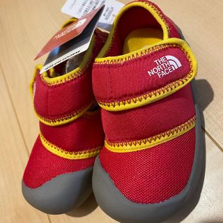 ザノースフェイス(THE NORTH FACE)の【新品タグ付き】ノースフェイス　キッズ　サンダル　ピンク　15cm 16cm (サンダル)