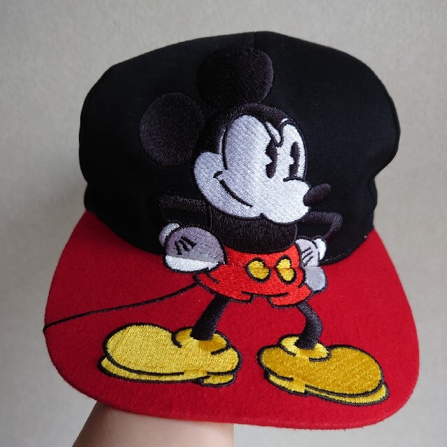 Disney(ディズニー)の★値下げ★【持ってる人は少ないはず】ちょっと意地悪顔の珍しいミッキーのキャップ レディースの帽子(キャップ)の商品写真