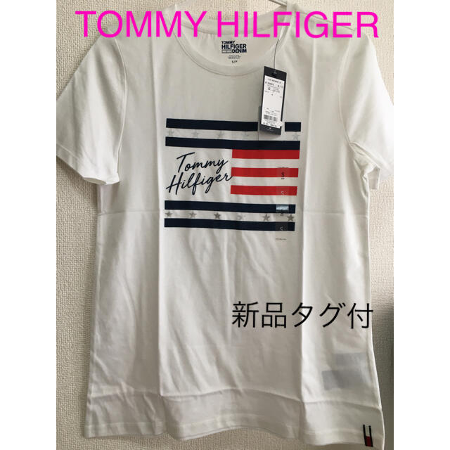 TOMMY HILFIGER(トミーヒルフィガー)の新品！TOMMY HILFIGER 星条旗柄　ロゴTシャツ レディースのトップス(Tシャツ(半袖/袖なし))の商品写真