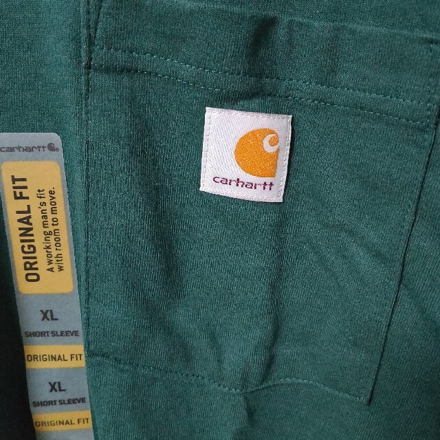 carhartt(カーハート)の新品タグ付き Carhartt ダークグリーン Tシャツ カットソー メンズXL メンズのトップス(Tシャツ/カットソー(半袖/袖なし))の商品写真