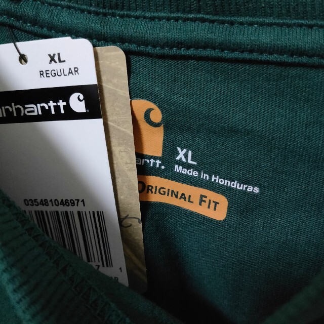 carhartt(カーハート)の新品タグ付き Carhartt ダークグリーン Tシャツ カットソー メンズXL メンズのトップス(Tシャツ/カットソー(半袖/袖なし))の商品写真