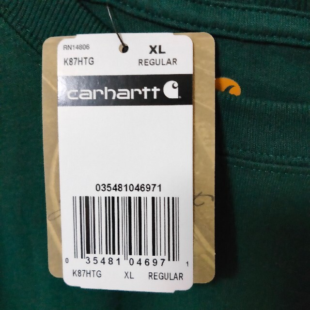 carhartt(カーハート)の新品タグ付き Carhartt ダークグリーン Tシャツ カットソー メンズXL メンズのトップス(Tシャツ/カットソー(半袖/袖なし))の商品写真