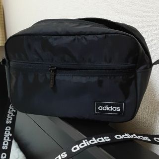 アディダス(adidas)のadidas　ショルダーバッグ(ショルダーバッグ)