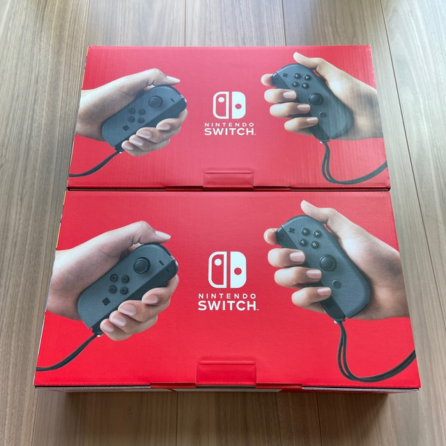 Nintendo Switch(ニンテンドースイッチ)の【新品未開封】Nintendo switch 本体グレー　2台 エンタメ/ホビーのゲームソフト/ゲーム機本体(家庭用ゲーム機本体)の商品写真