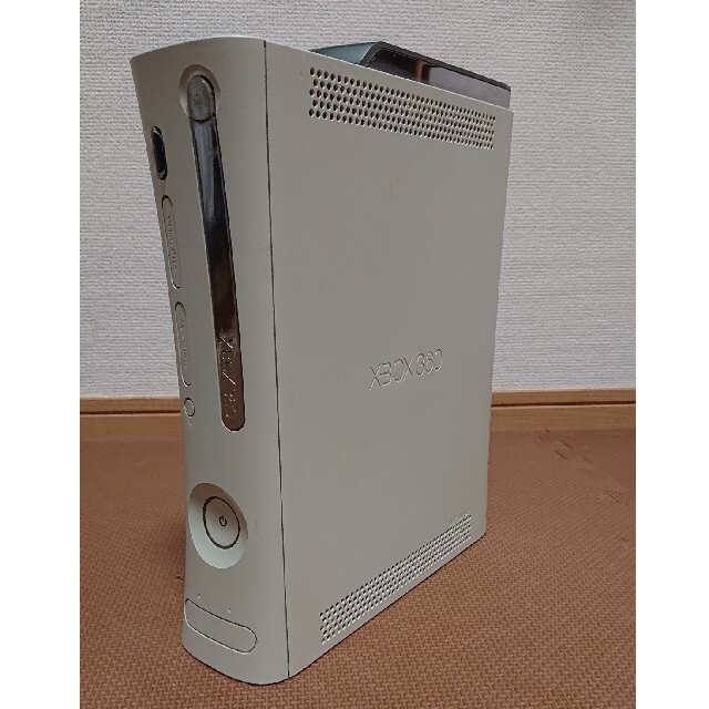 Xbox360(エックスボックス360)のXBOX360 初期型 20ギガモデル エンタメ/ホビーのゲームソフト/ゲーム機本体(家庭用ゲーム機本体)の商品写真