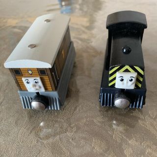 フィッシャープライス(Fisher-Price)の木製トーマスシリーズ　メイビス　トビー(電車のおもちゃ/車)