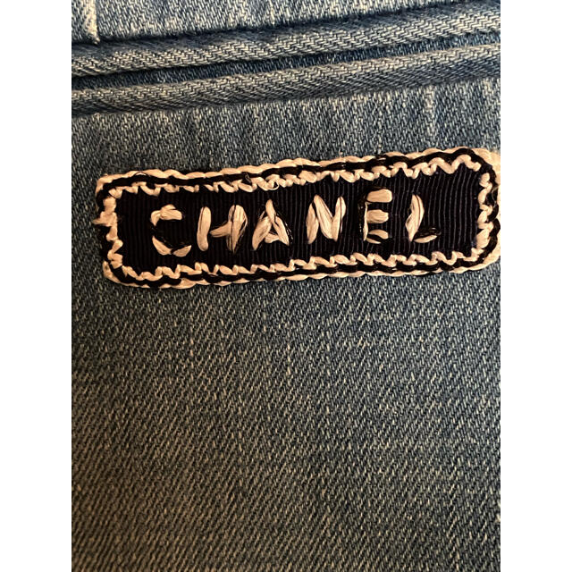 CHANEL(シャネル)の超美品！ ココマークいっぱい♫シャネル デニム ミニスカート 重ね履きデザイン レディースのスカート(ミニスカート)の商品写真