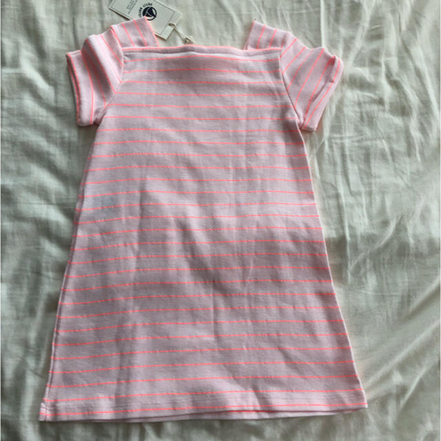 PETIT BATEAU(プチバトー)の新品未使用タグ付き　プチバトー　ワンピース キッズ/ベビー/マタニティのキッズ服女の子用(90cm~)(ワンピース)の商品写真