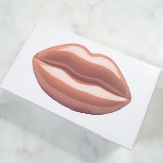 カイリーコスメティックス(Kylie Cosmetics)のKYLIE JENNER KKW FRAGRANCE NUDE LIPS 香水(香水(女性用))