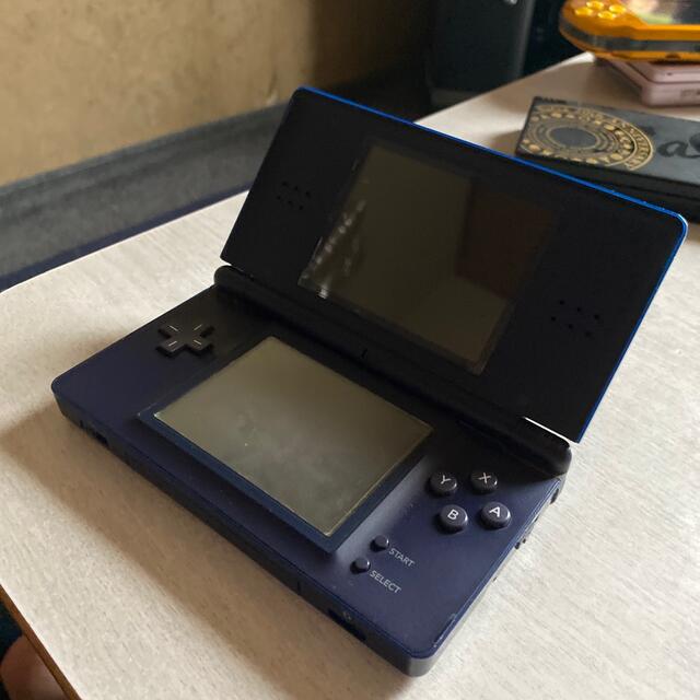 ニンテンドーDS(ニンテンドーDS)のニンテンドーDS LITE 本体のみ ブラック エンタメ/ホビーのゲームソフト/ゲーム機本体(家庭用ゲーム機本体)の商品写真