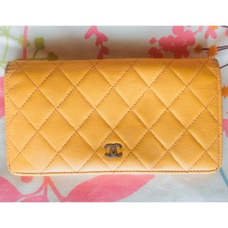 シャネル(CHANEL)のシャネル☆ラムスキン マトラッセ 長財布 イエロー 中古(財布)