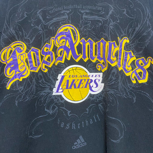 adidas(アディダス)のNBA LOSANGELES LAKES ADIDAS Tシャツ ゆるだぼ 古着 メンズのトップス(Tシャツ/カットソー(半袖/袖なし))の商品写真