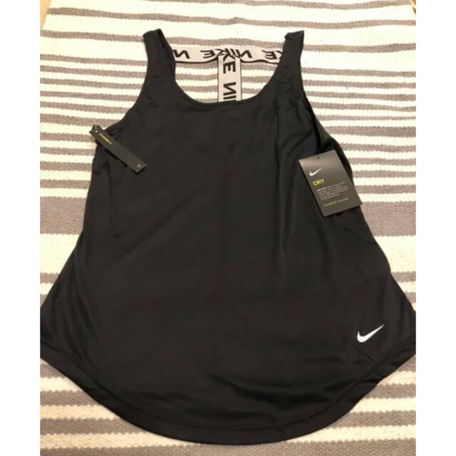 NIKE(ナイキ)の❣️新品　ナイキ  レディース　トレーニングタンクトップ　Dri-FIT ヨガ レディースのトップス(タンクトップ)の商品写真