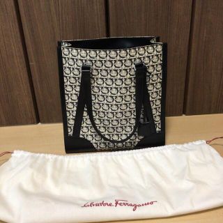 サルヴァトーレフェラガモ(Salvatore Ferragamo)のフェラガモ　トートバック　(トートバッグ)