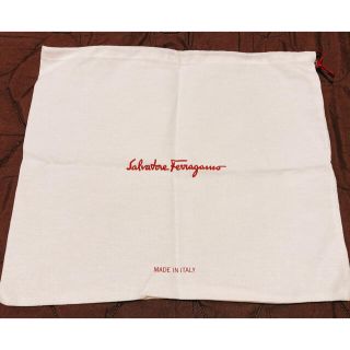 フェラガモ(Ferragamo)のFerragamo  フェラガモ　保存袋　新品未使用(ショップ袋)