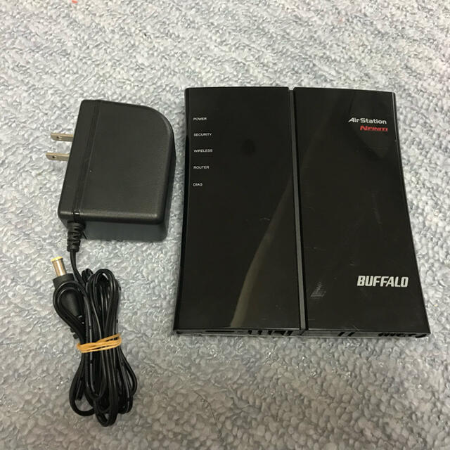 BUFFALO 無線LANルーター WHR-G300N スマホ/家電/カメラのPC/タブレット(PC周辺機器)の商品写真