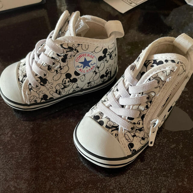 CONVERSE(コンバース)のコンバース★ミッキー キッズ/ベビー/マタニティのキッズ靴/シューズ(15cm~)(スニーカー)の商品写真