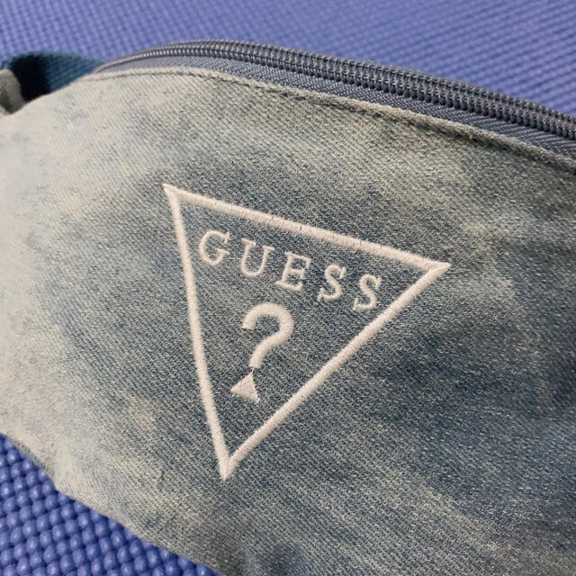 GUESS(ゲス)のGUESS ボディーバッグ レディースのバッグ(ボディバッグ/ウエストポーチ)の商品写真