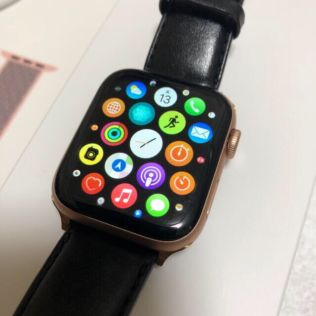 Apple Watch(アップルウォッチ)のアップルウォッチ4 44mm GPS ゴールド メンズの時計(腕時計(デジタル))の商品写真