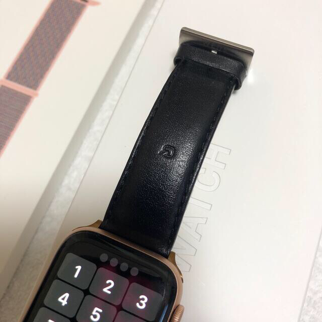 Apple Watch(アップルウォッチ)のアップルウォッチ4 44mm GPS ゴールド メンズの時計(腕時計(デジタル))の商品写真